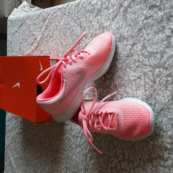 Nike Other - New Nike Revolution Artic Punch Sneakers